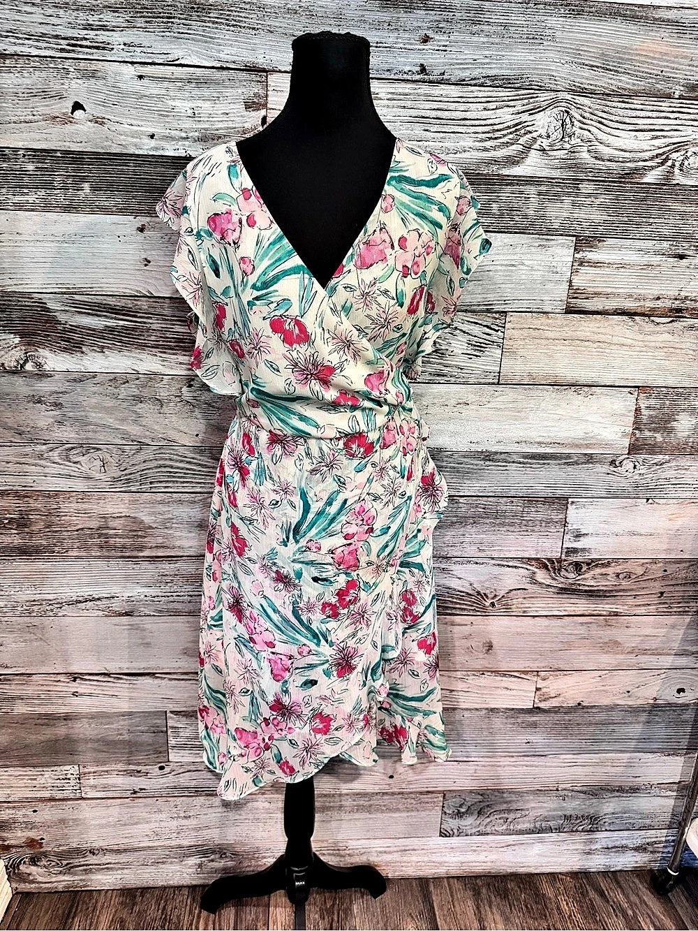 a new day Floral Midi Dress in White & Pink Size Medium